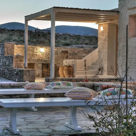 Prázdninový dům Cycladique Avec Piscine A Debordement Vue Imprenable Sur La Piso Livadi