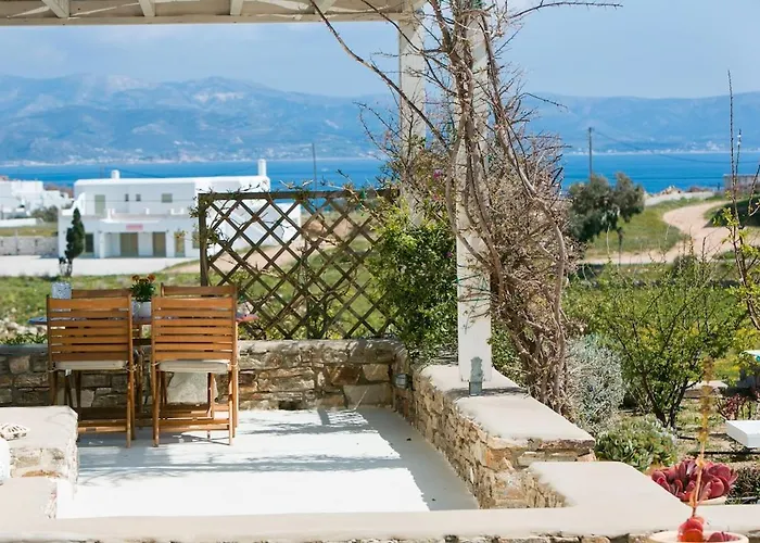 Cycladique Avec Piscine A Debordement Vue Imprenable Sur La Píszo Livádi